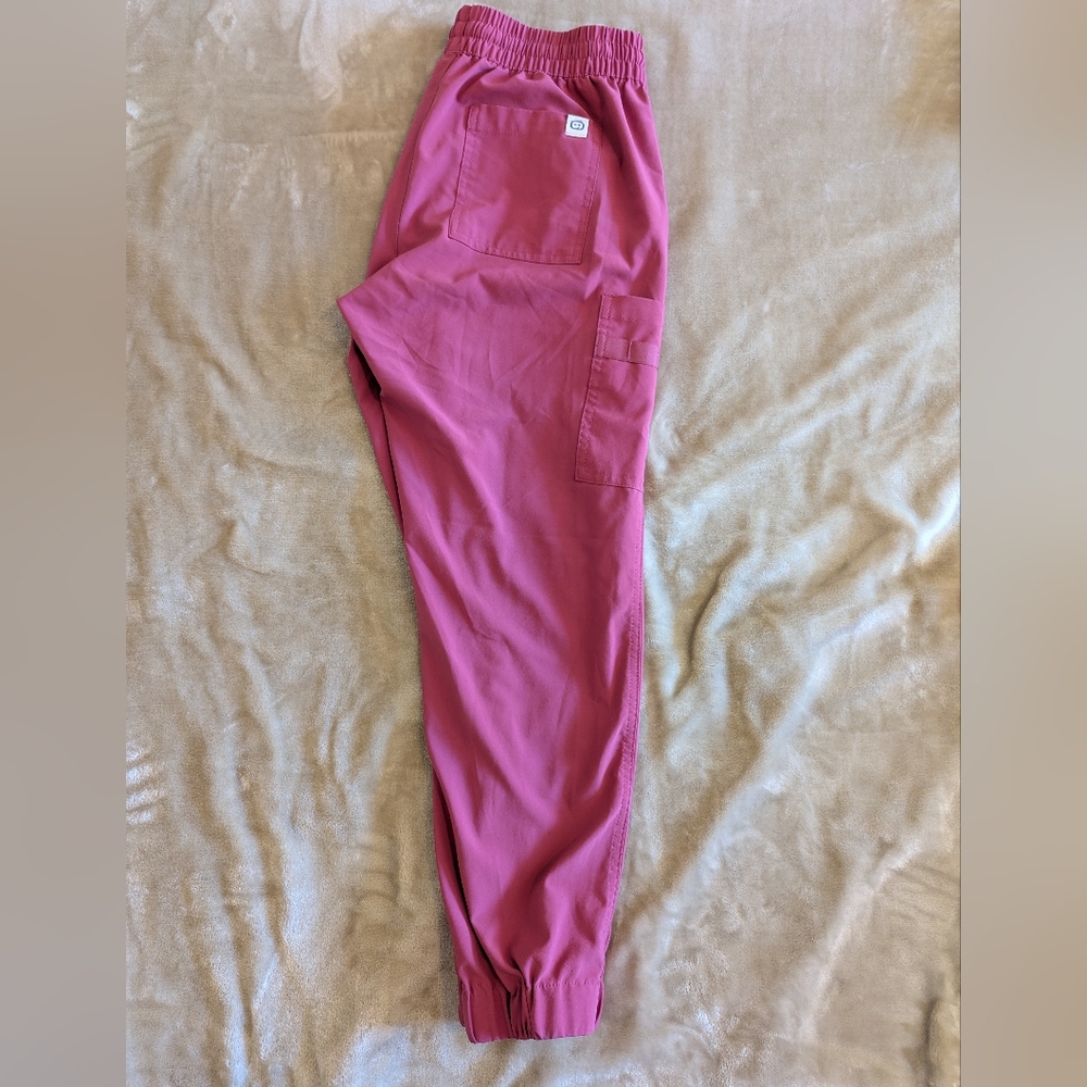 WonderWink Women's Two-Piece Scrub Set in Dusty Rose - Picture 6 of 8